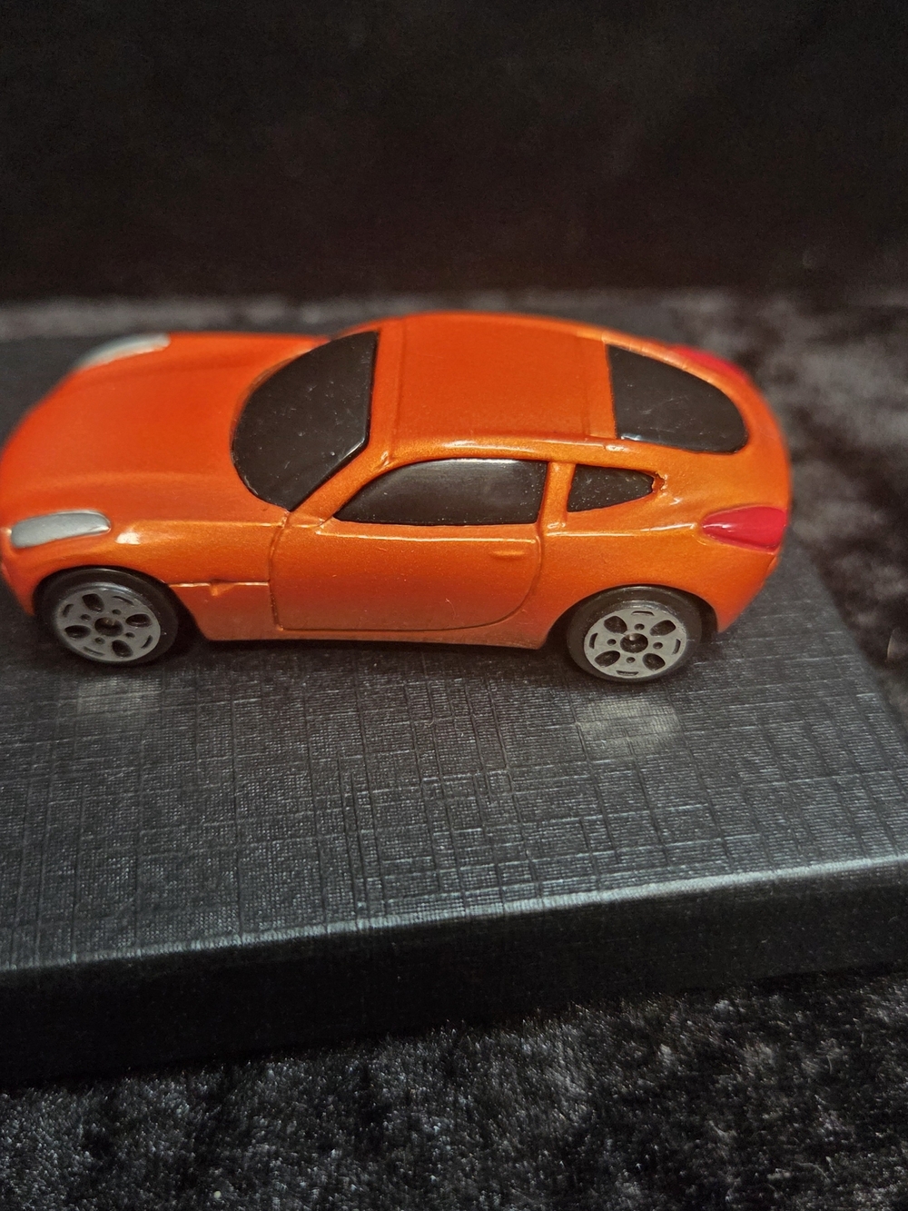 Maisto Transit Authority 2002 Pontiac Solstice Concept Diecast Die-cast Toy Car